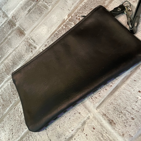 Cowhide Wristlet purple and black Aztec pattern with zipper and detachable strap - Picture 10 of 14